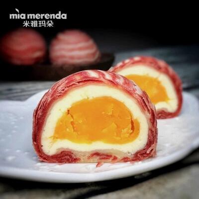 Mia Merenda cheese crisp egg yolk mooncake